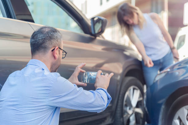 Professional Full Coverage Car Insurance technician working in Parma, OH